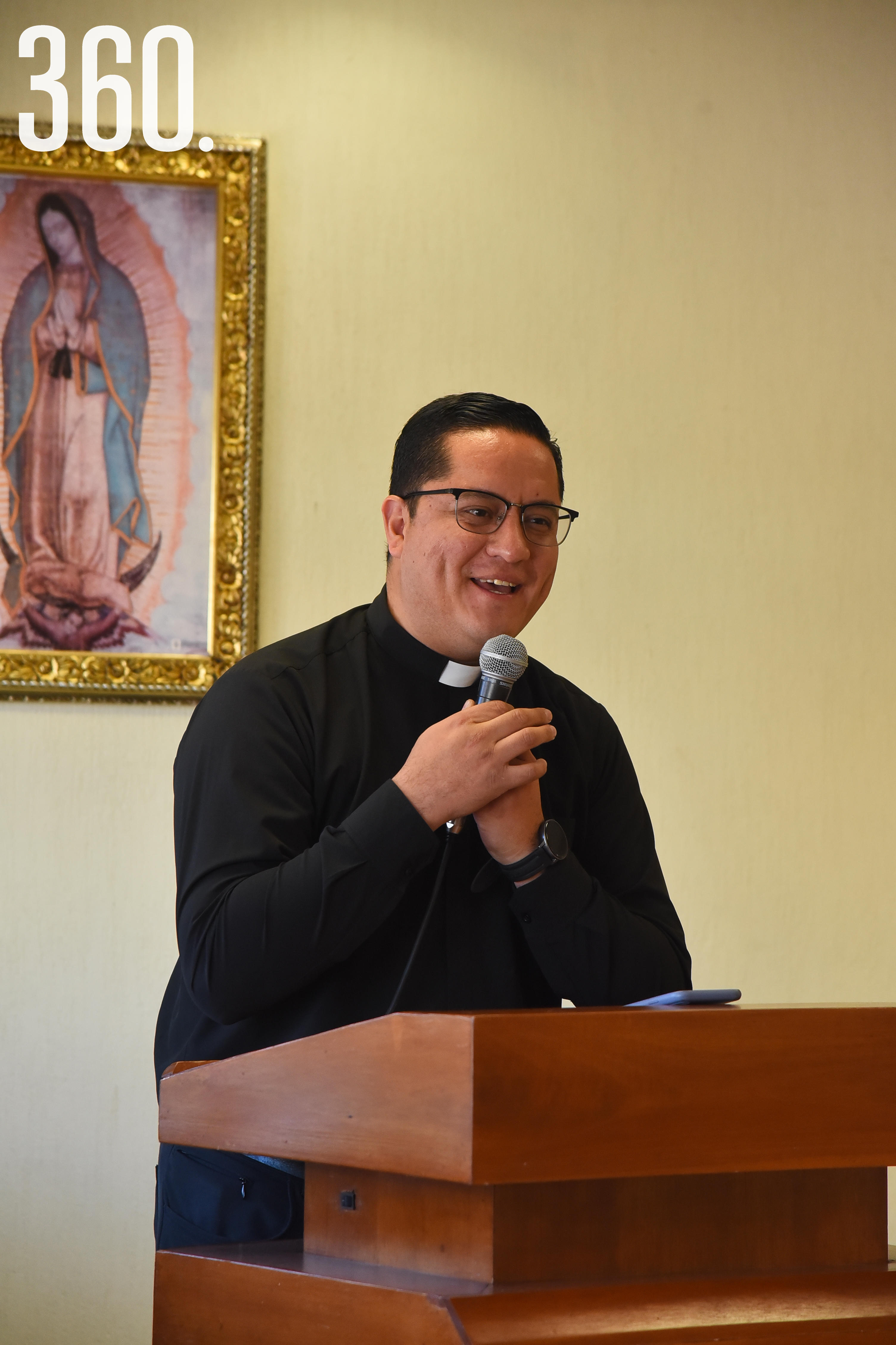 Padre Emmanuel Salgado L.C. ofreció la plática sobre el “Adviento“ y bendijo los alimentos.
