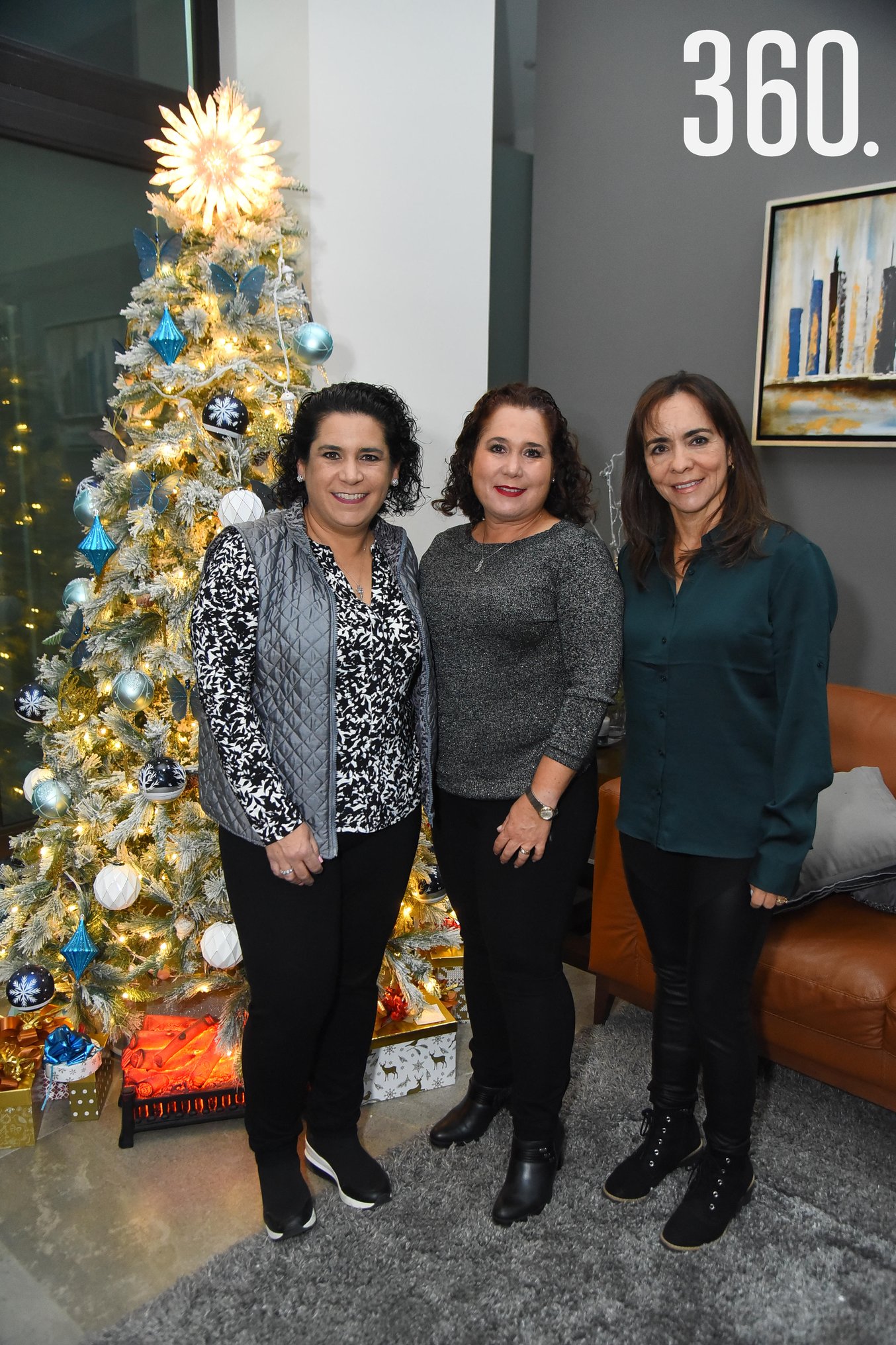 Alejandra González, Marcela González y Queta Rabago.