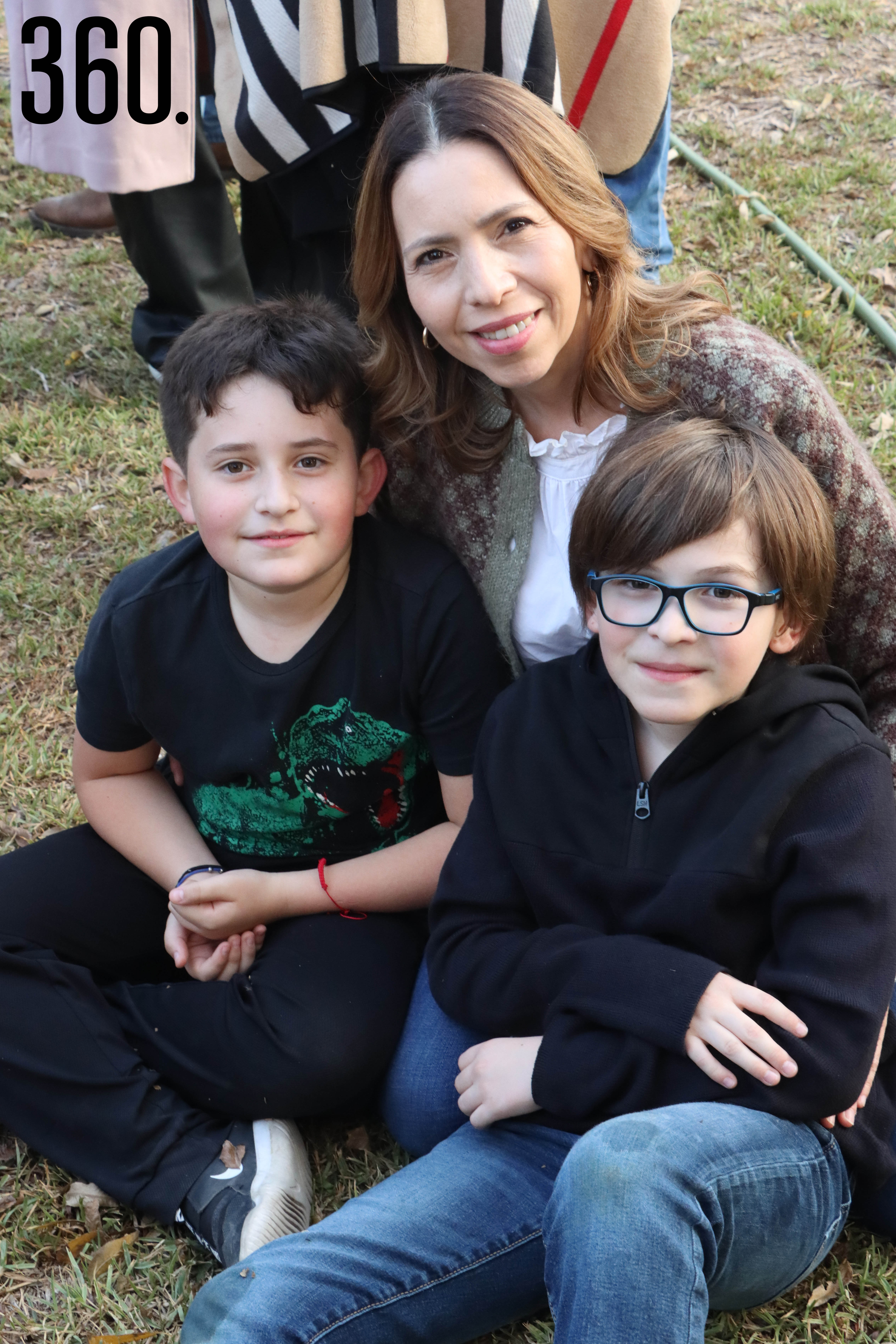 Gaby Silva con sus hijos Emilio y Alejandro Eichelmann.