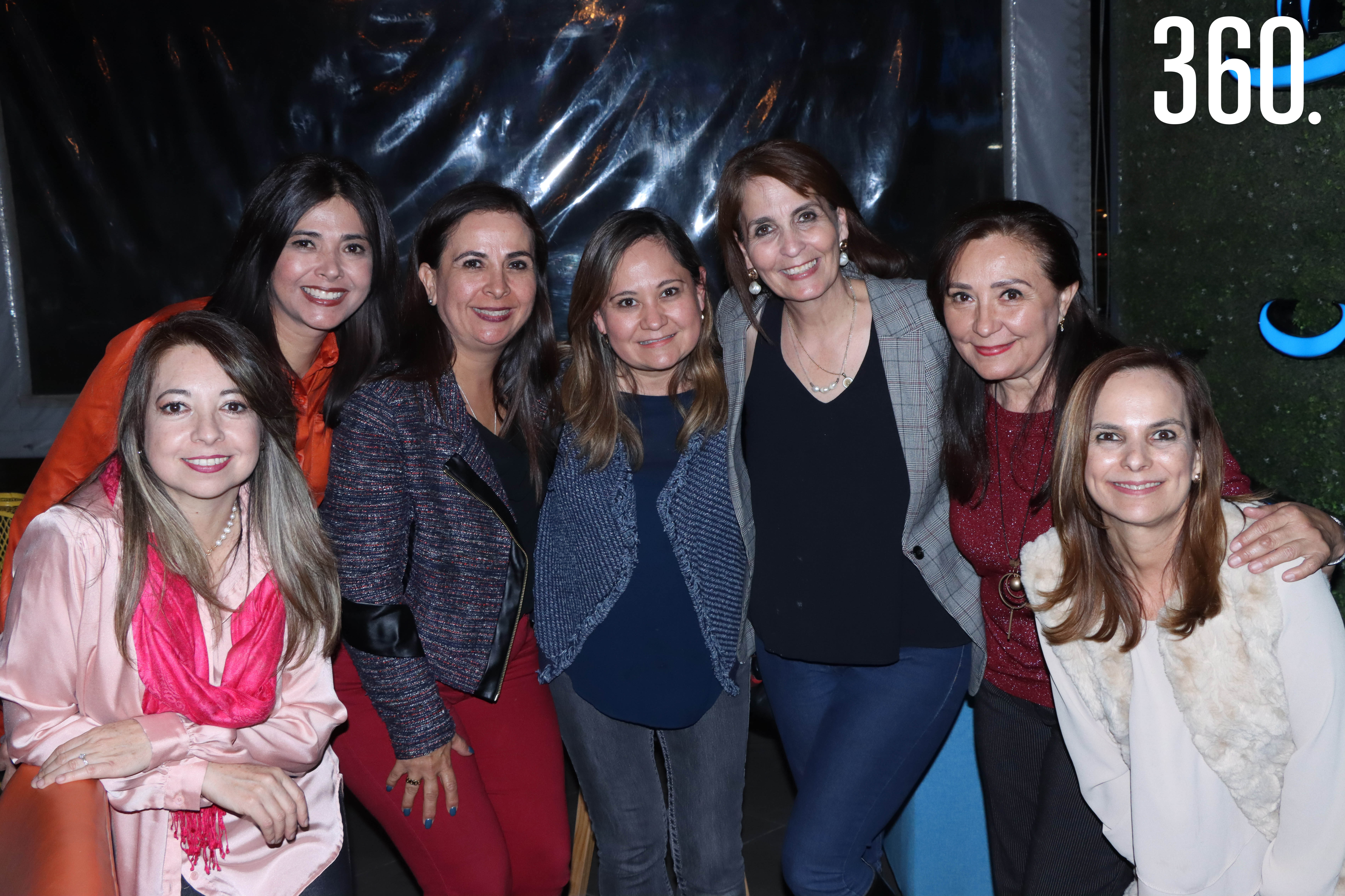 Lili Martínez, Claudia Flores, Fabiola Aguirre, Liliana Guzmán, Paty y Silvia Cantú, y Tinis Barajas.