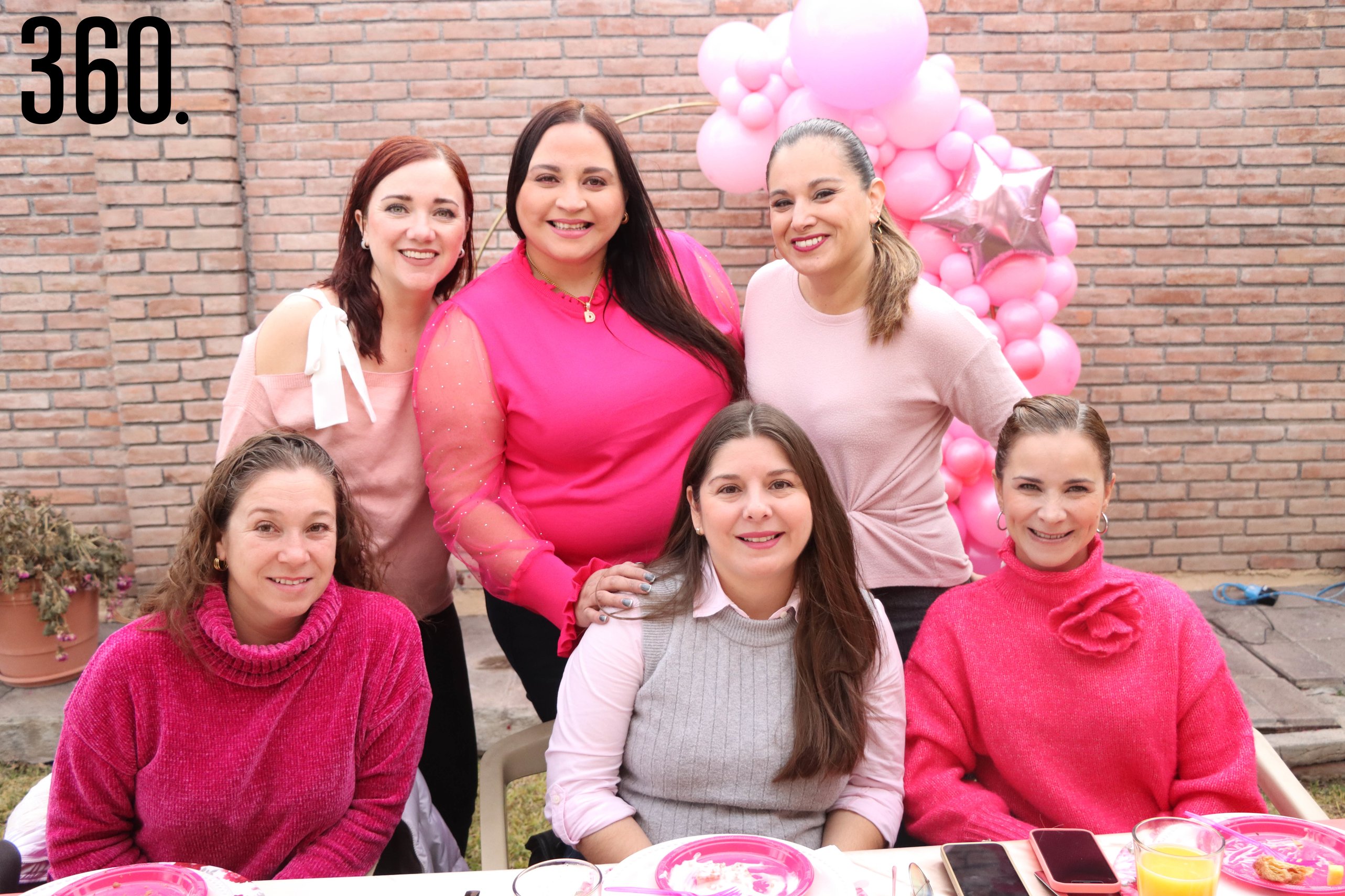 Carolina Santana, Brenda Sosa, Daniela Chacón, Gisela Carrillo, Mónica Flores y Elena Ramírez.
