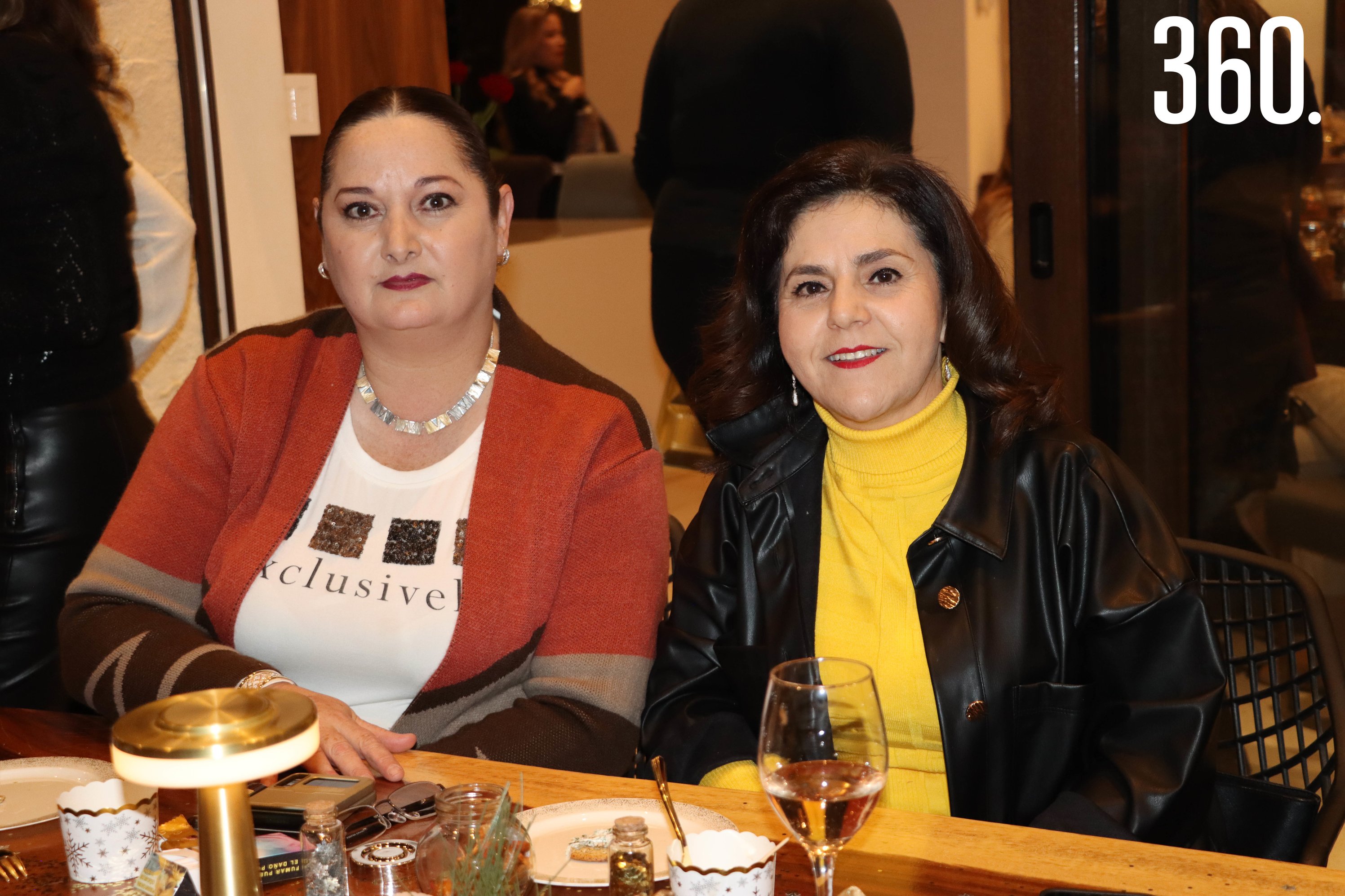 Consuelo Lomelí y Yolanda Ramos.
