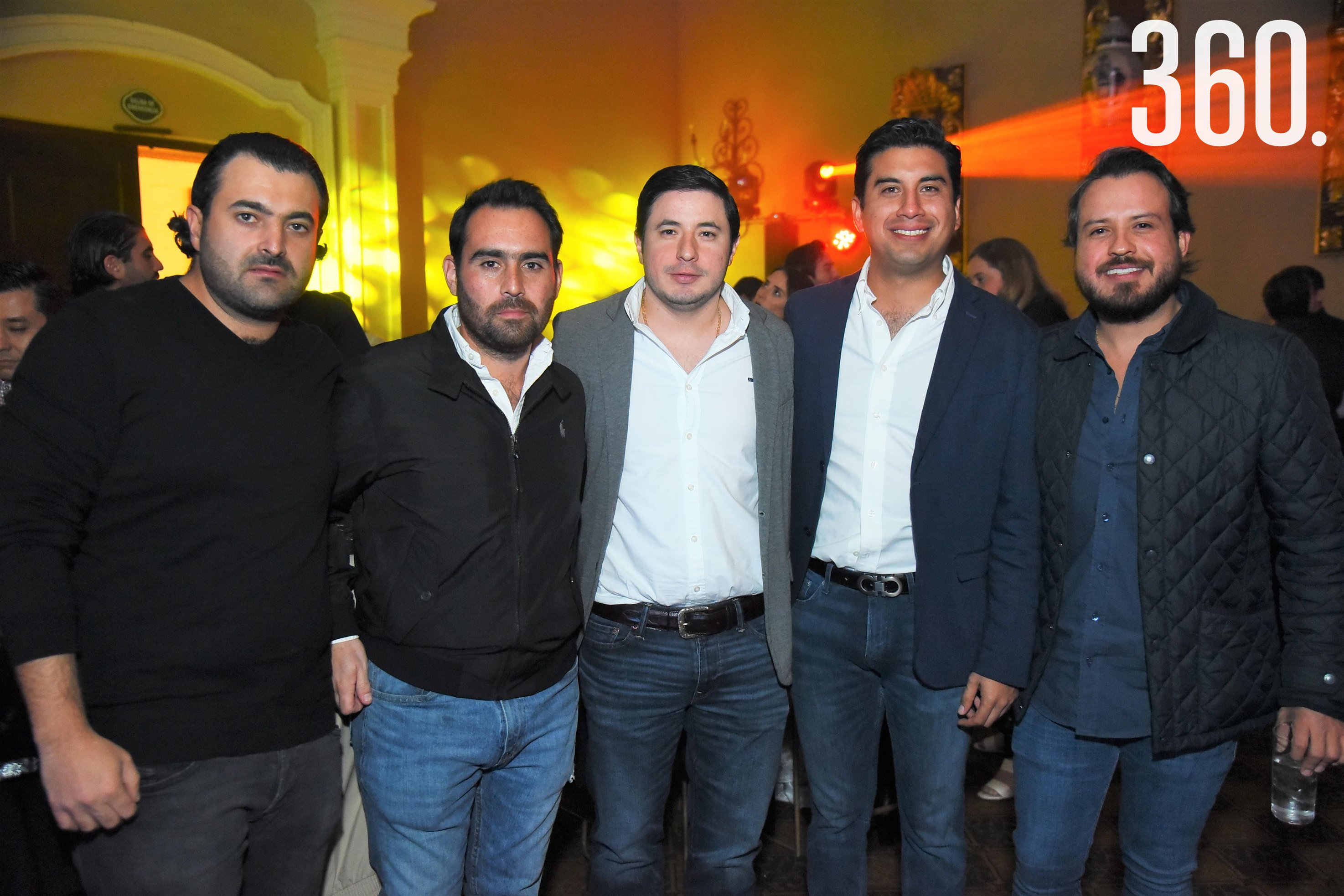 Beto Chavez, Arturo Huereca, Alejandro González, Alexis Martínez y Juan Carlos Oviedo.