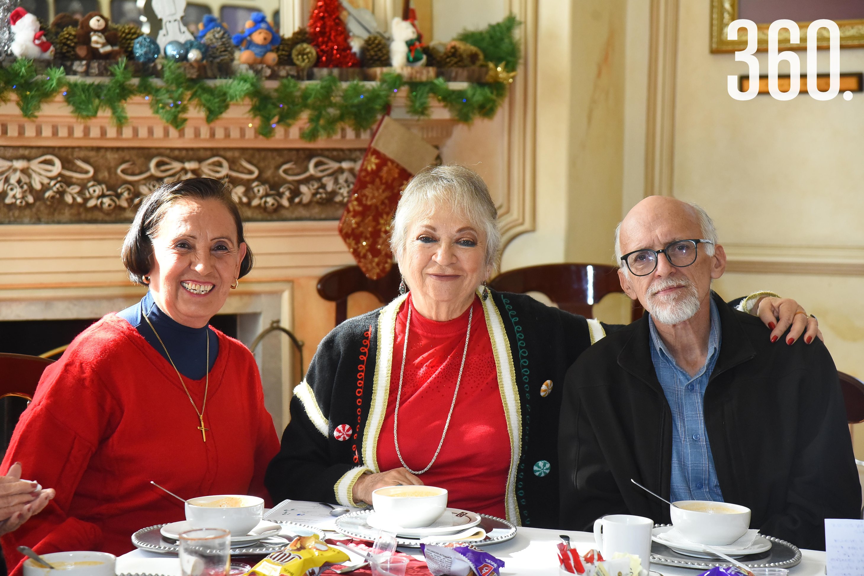 Elsa de Valle, María del Rosario Dominguez y Arturo Villarreal Reyes.