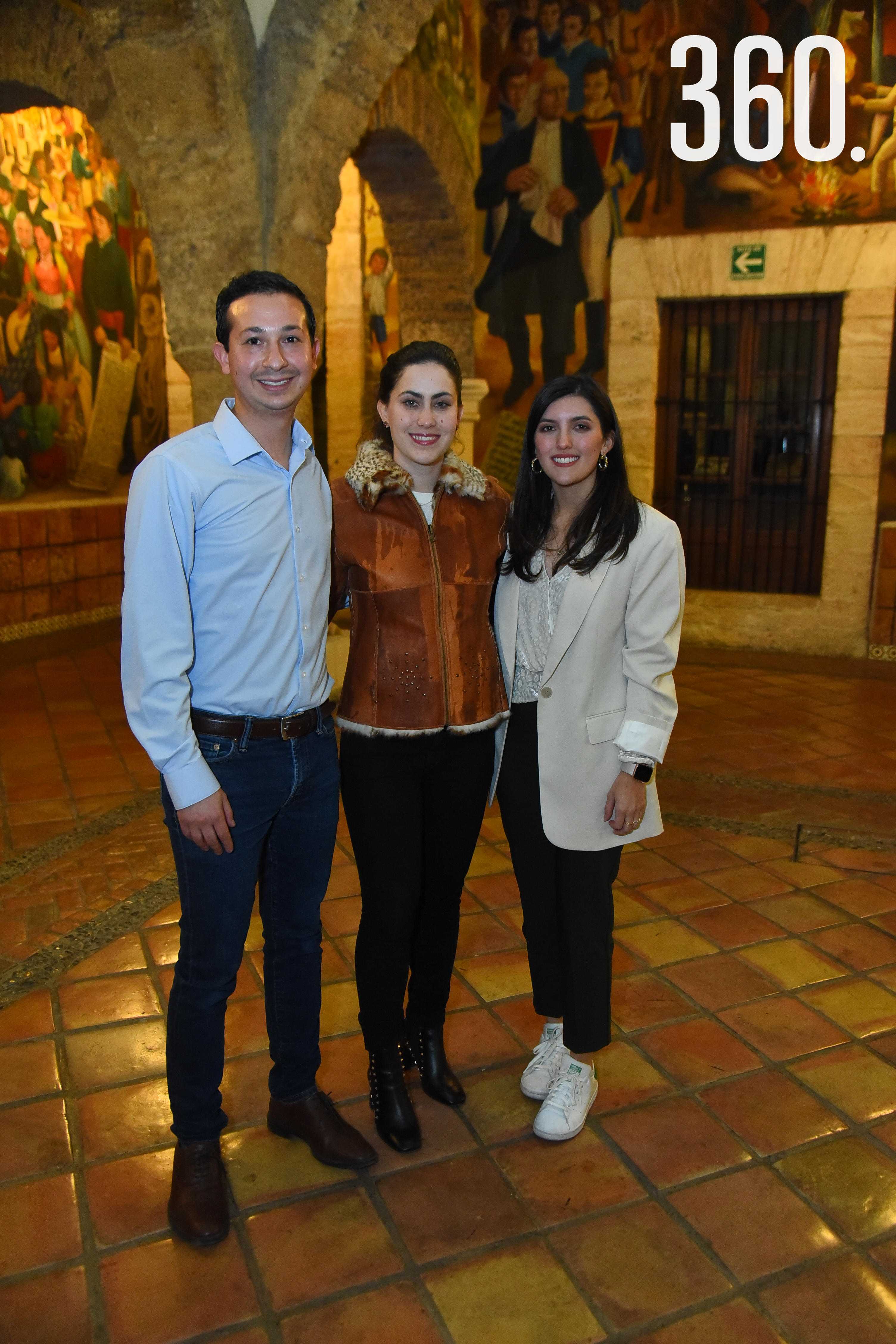 Donaldo Dainitín, Marimar Treviño y Marcela Rodríguez César.