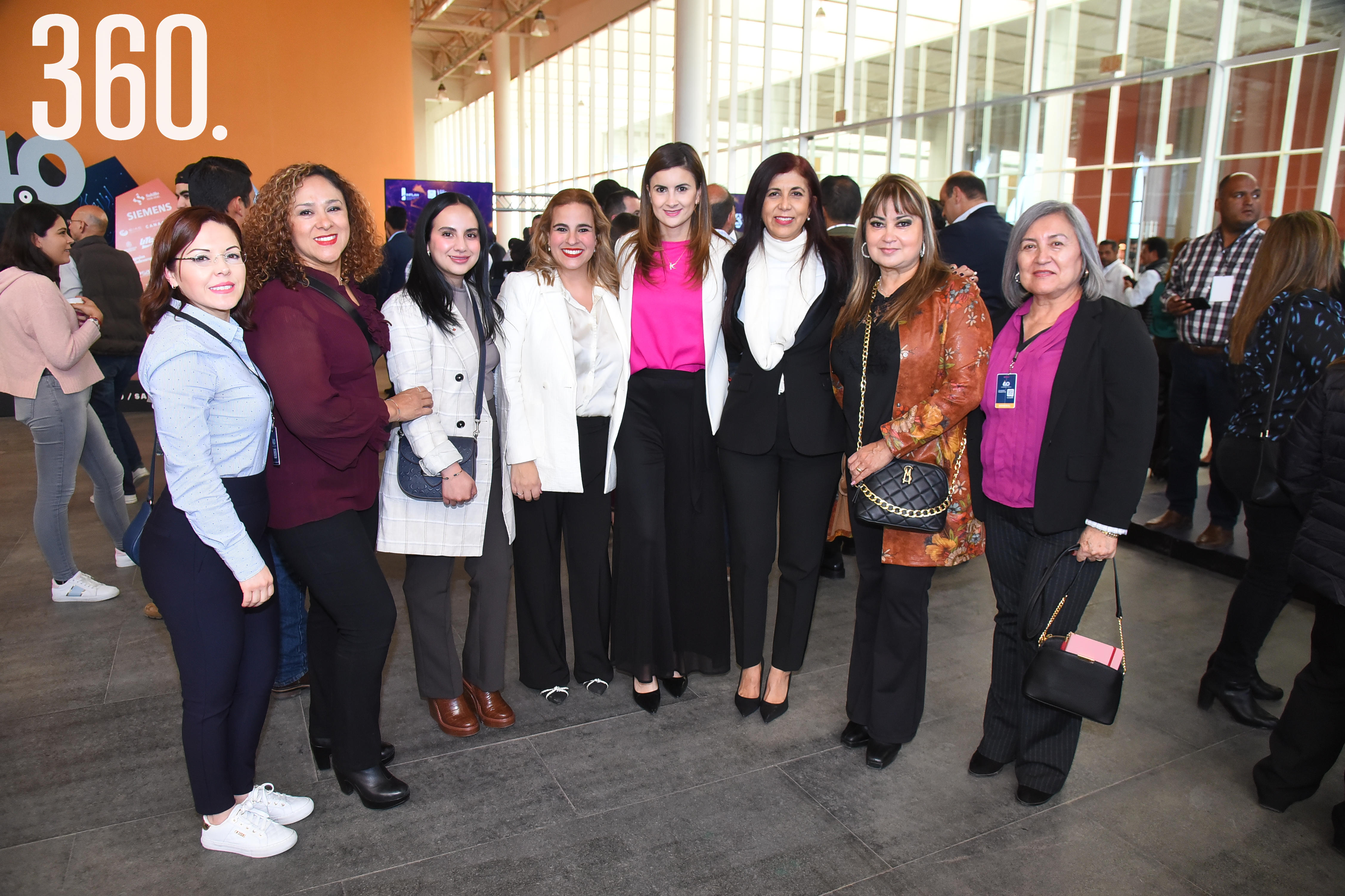 Aidé Sánchez, Alma Flores, Natalia Villanueva, Ileana Vera, Karla Natividad, Clelia Hernández, Araceli W. Ching y Concepción Vásquez.