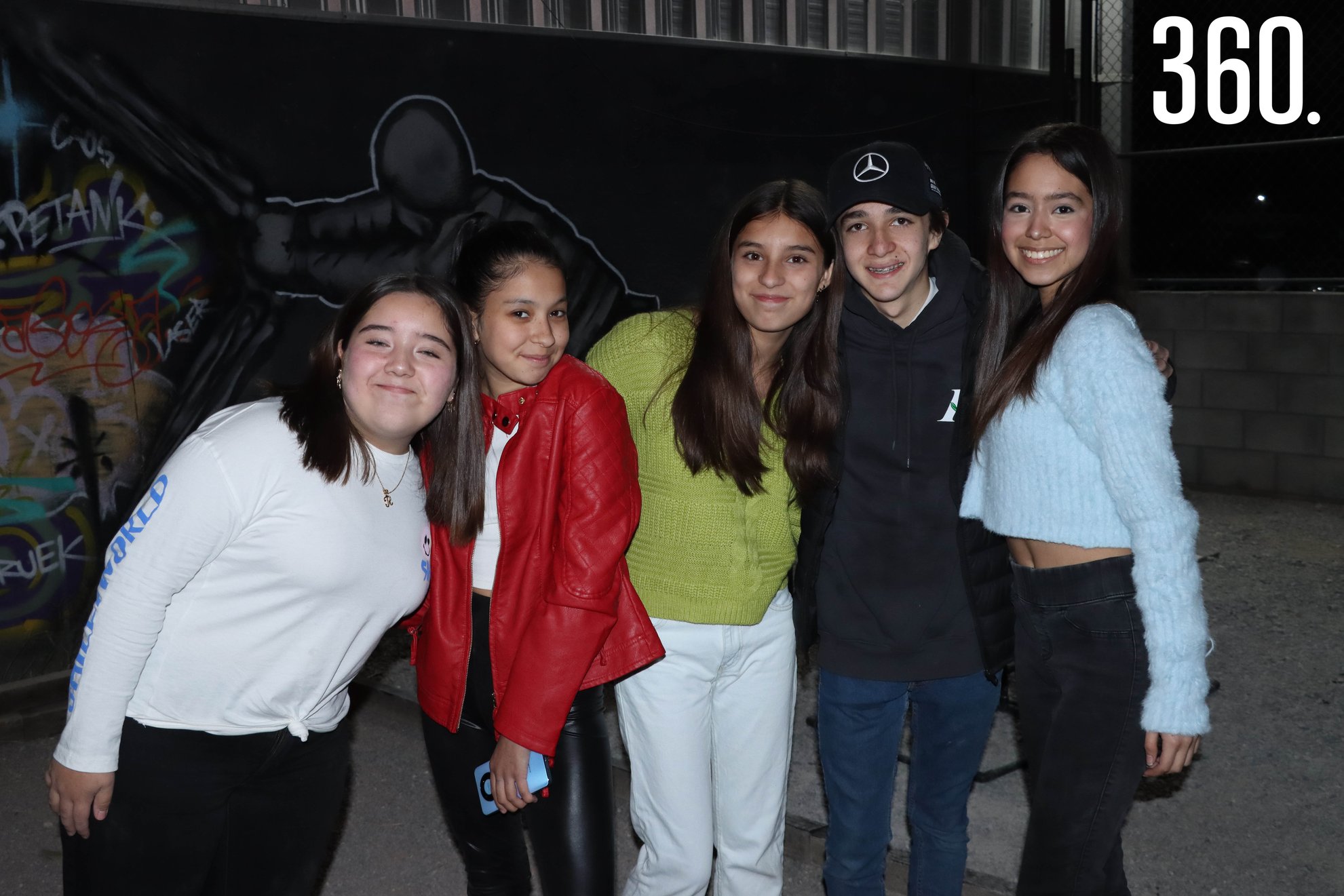 Romina Aguirre, Estrella Ramírez, Luisa Salas, Rodrigo Arellano y Ximena Peña.