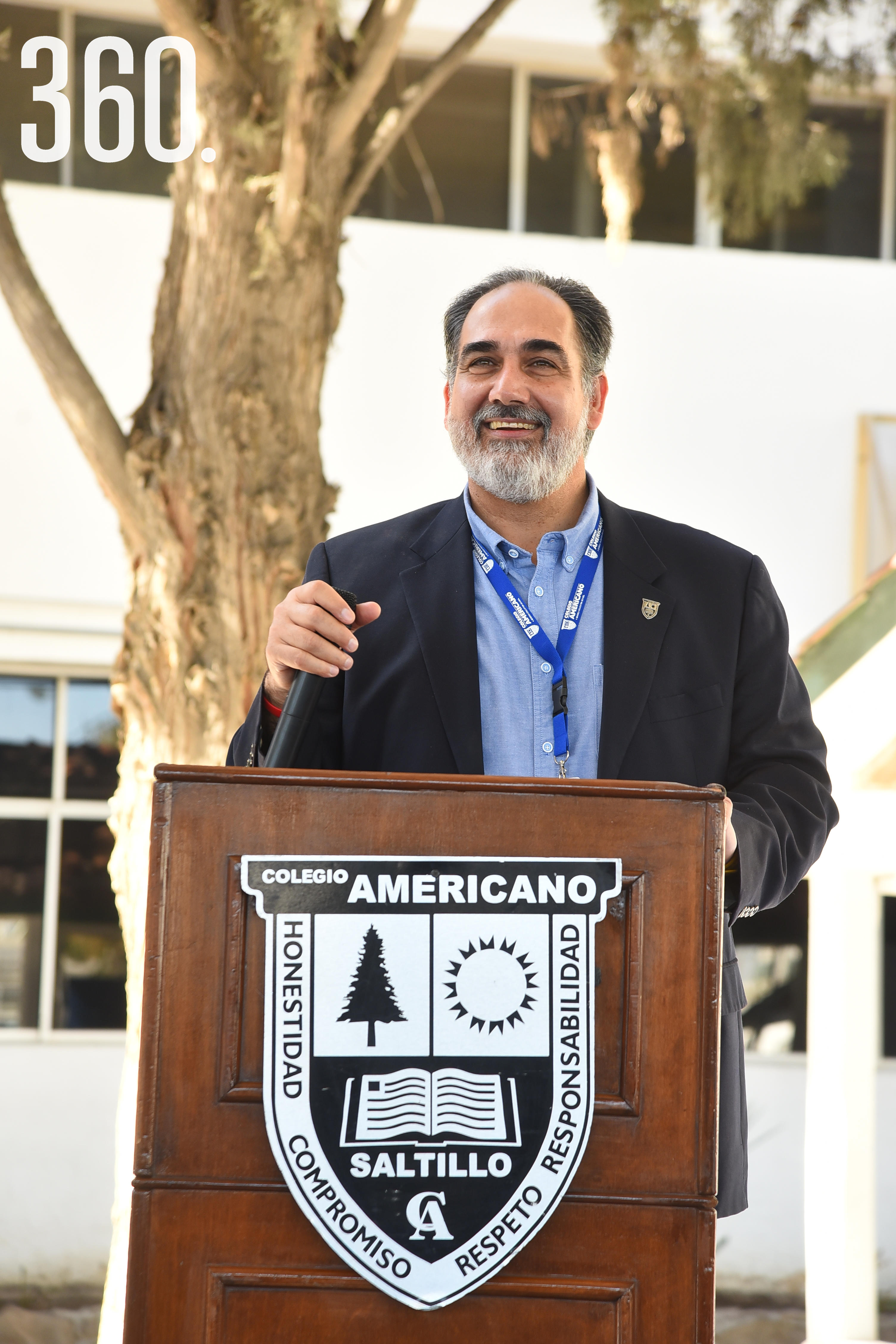 Jorge Alanís director del Colegio Americano.