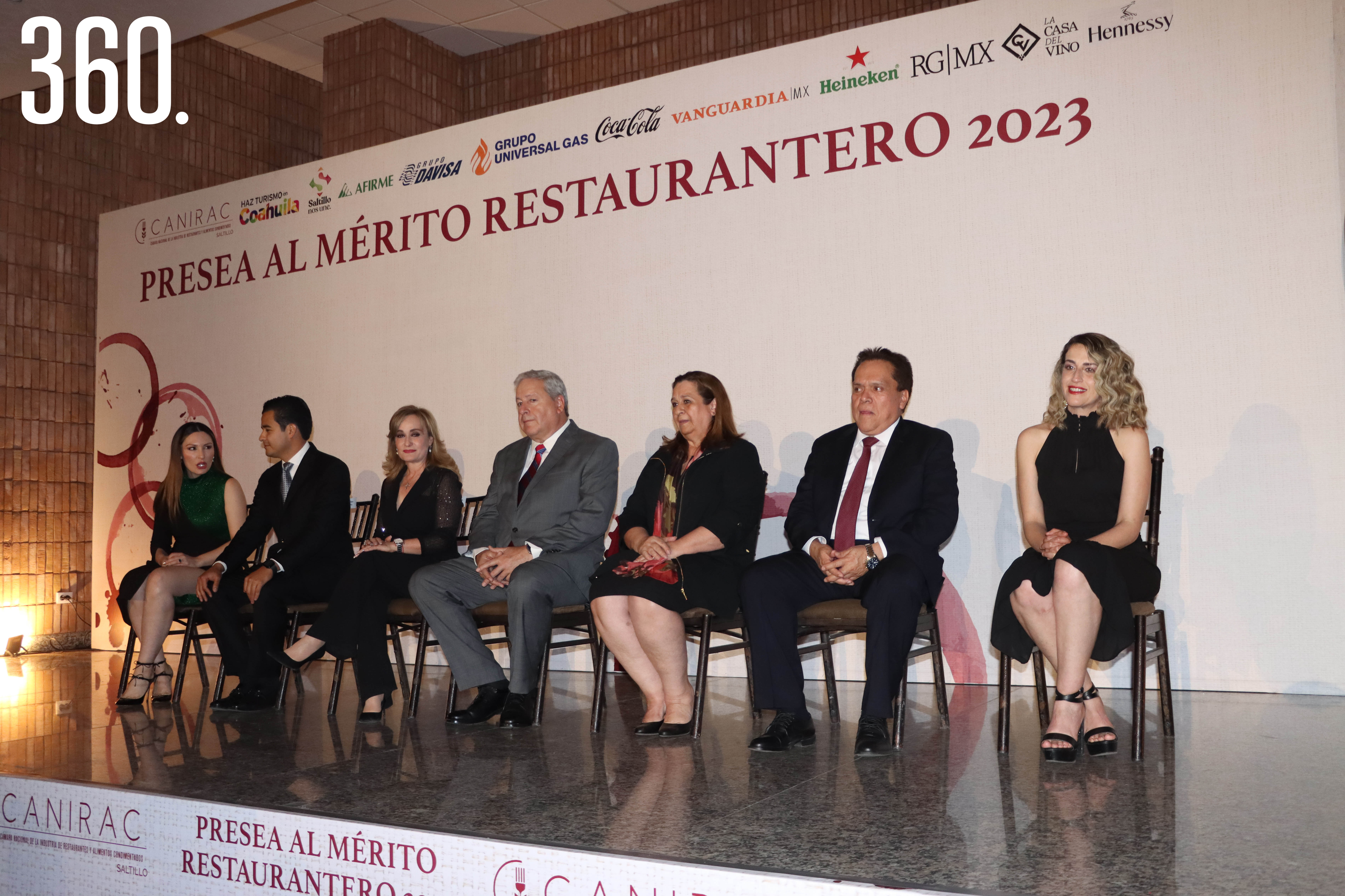 Geraldine Gil, Eder López, Azucena Ramos, Chema Fraustro, Beatriz Dávila de Fraustro, Gerardo Márquez y Lidia Rodríguez.