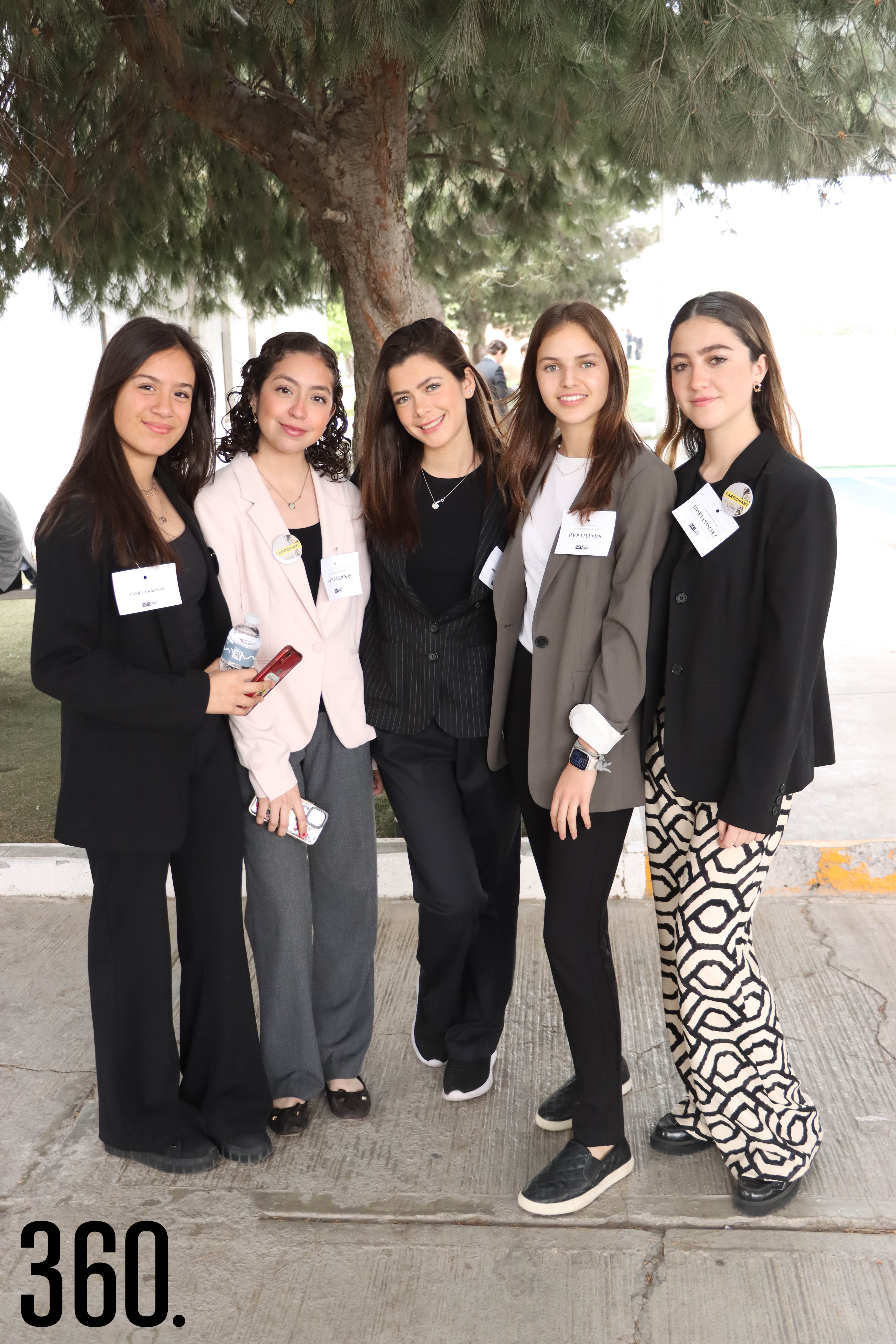Pamela Salinas, Anete Cárdenas, Jimena Basáñez, Paola Fuentes y Daniela Sánchez.