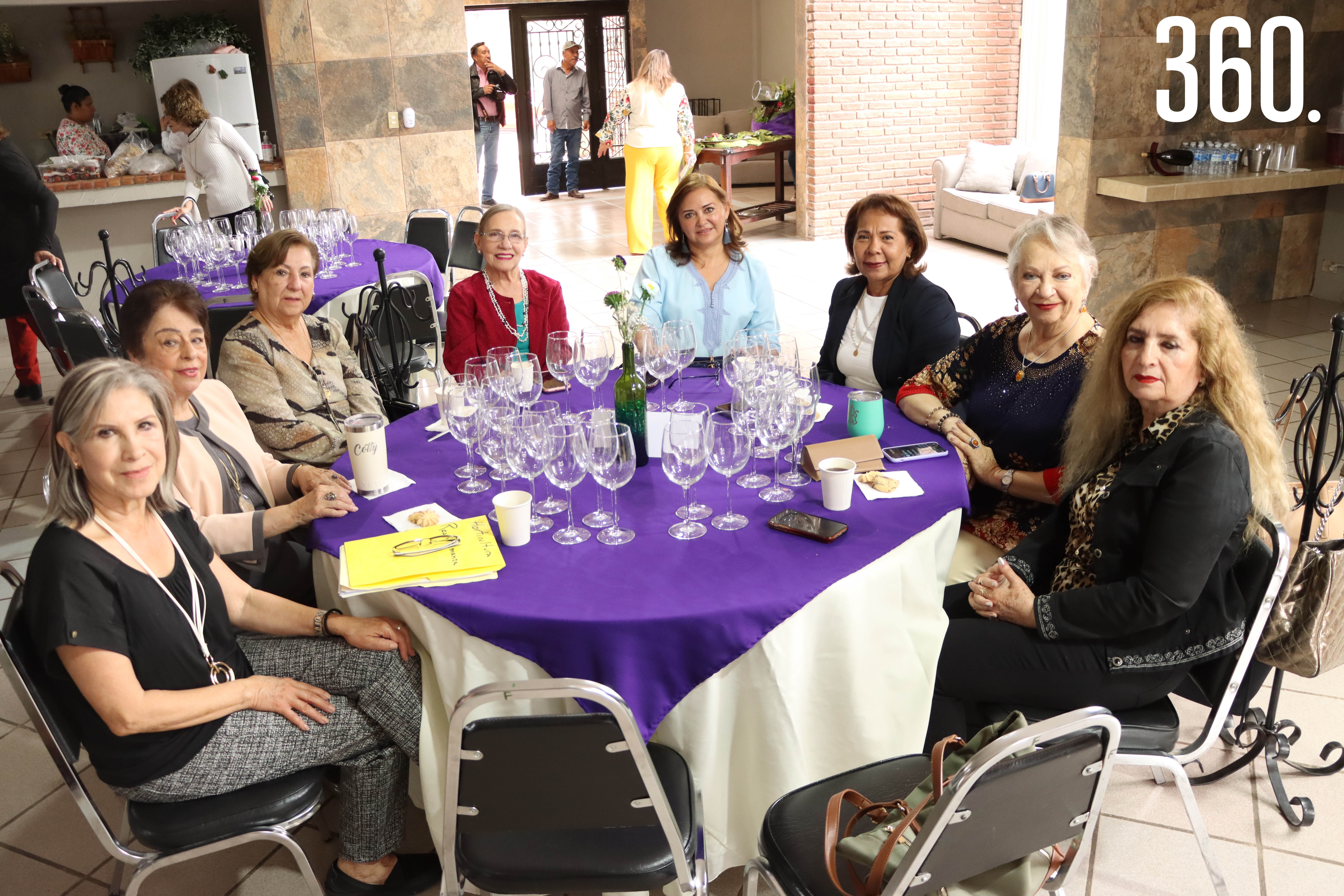 Rosy Almanza, Cotty de Anda, Rebeca Escamilla, Rosaura Treviño, Ana María Melo, Minerva Zaleta, María del Rosario Domínguez y Sonia Romo.