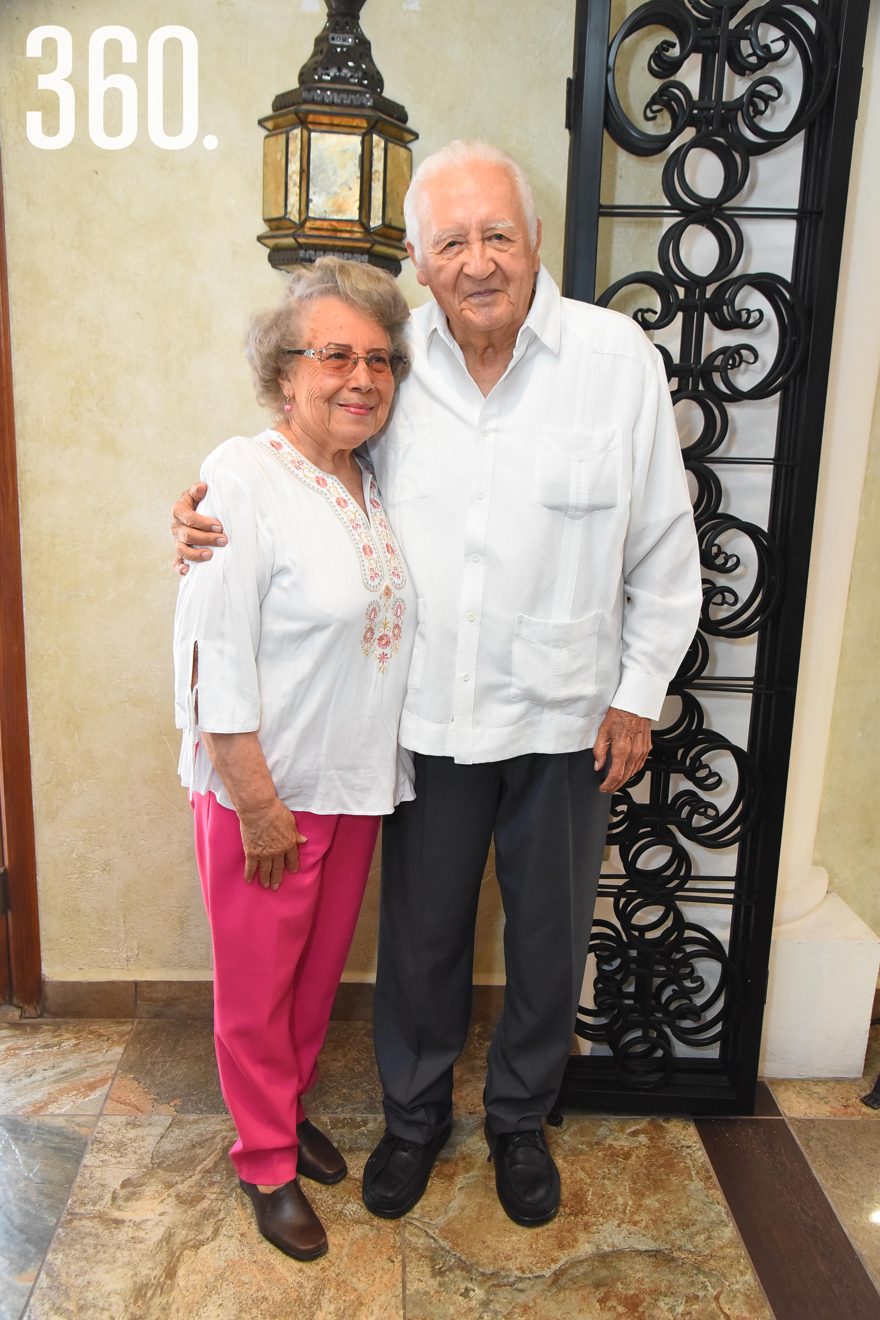 Mariza Ramírez de Berrueto y Arturo Berrueto González.