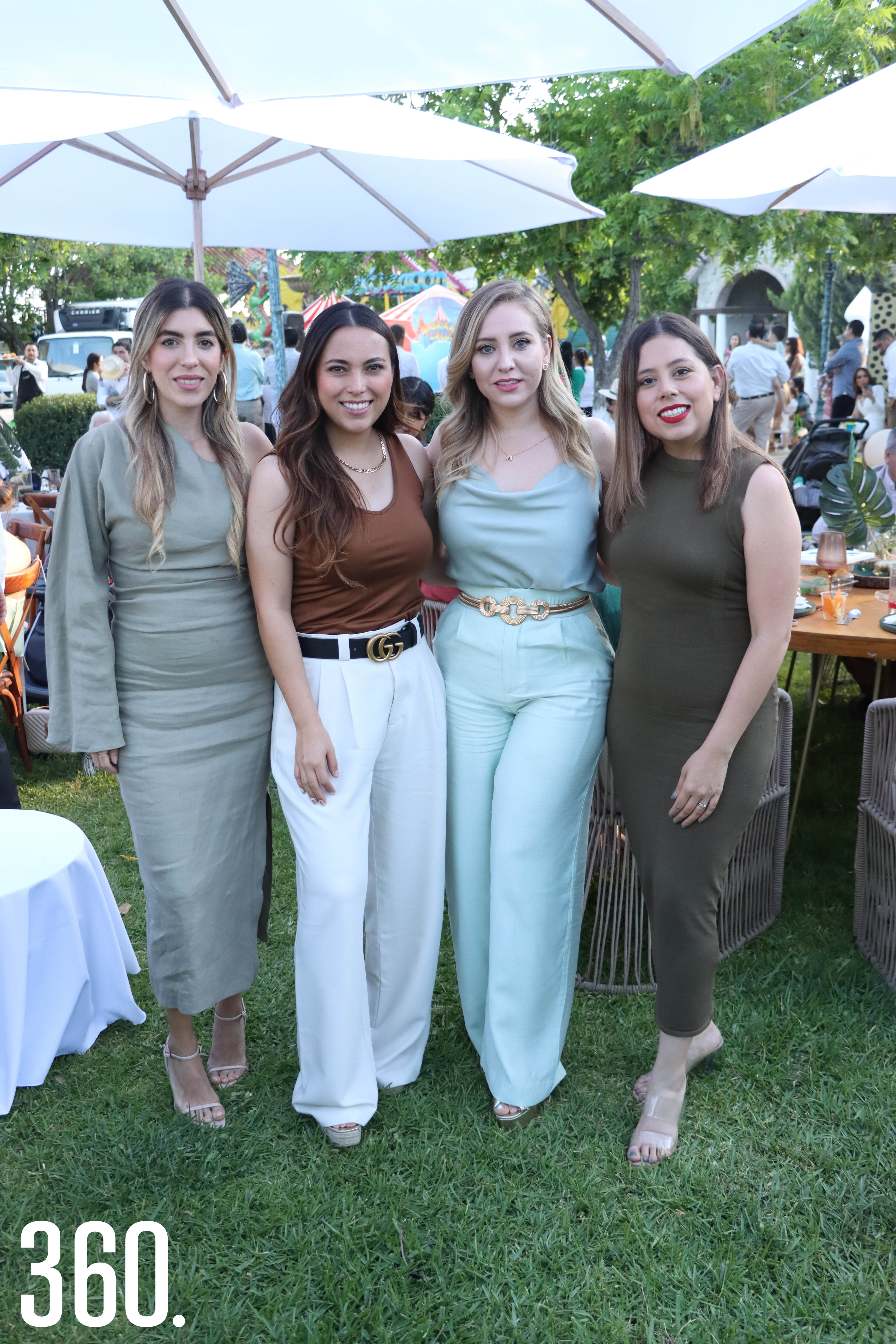 Claudia Gómez, Jessica Lambarri, Adriana González y Erika Ruiz.