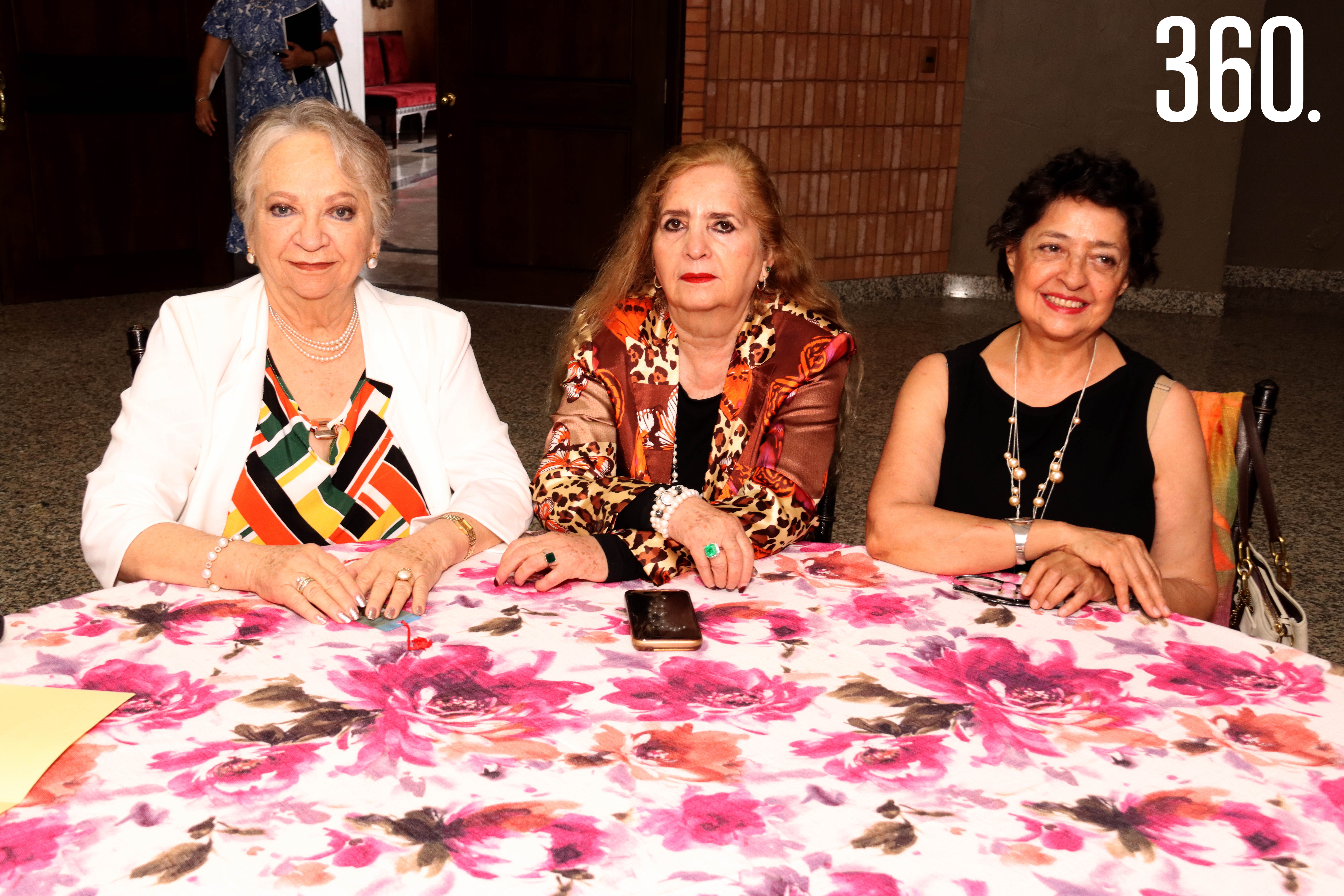 María del Rosario Domínguez, Sonia Romo y Patricia Mariscal.