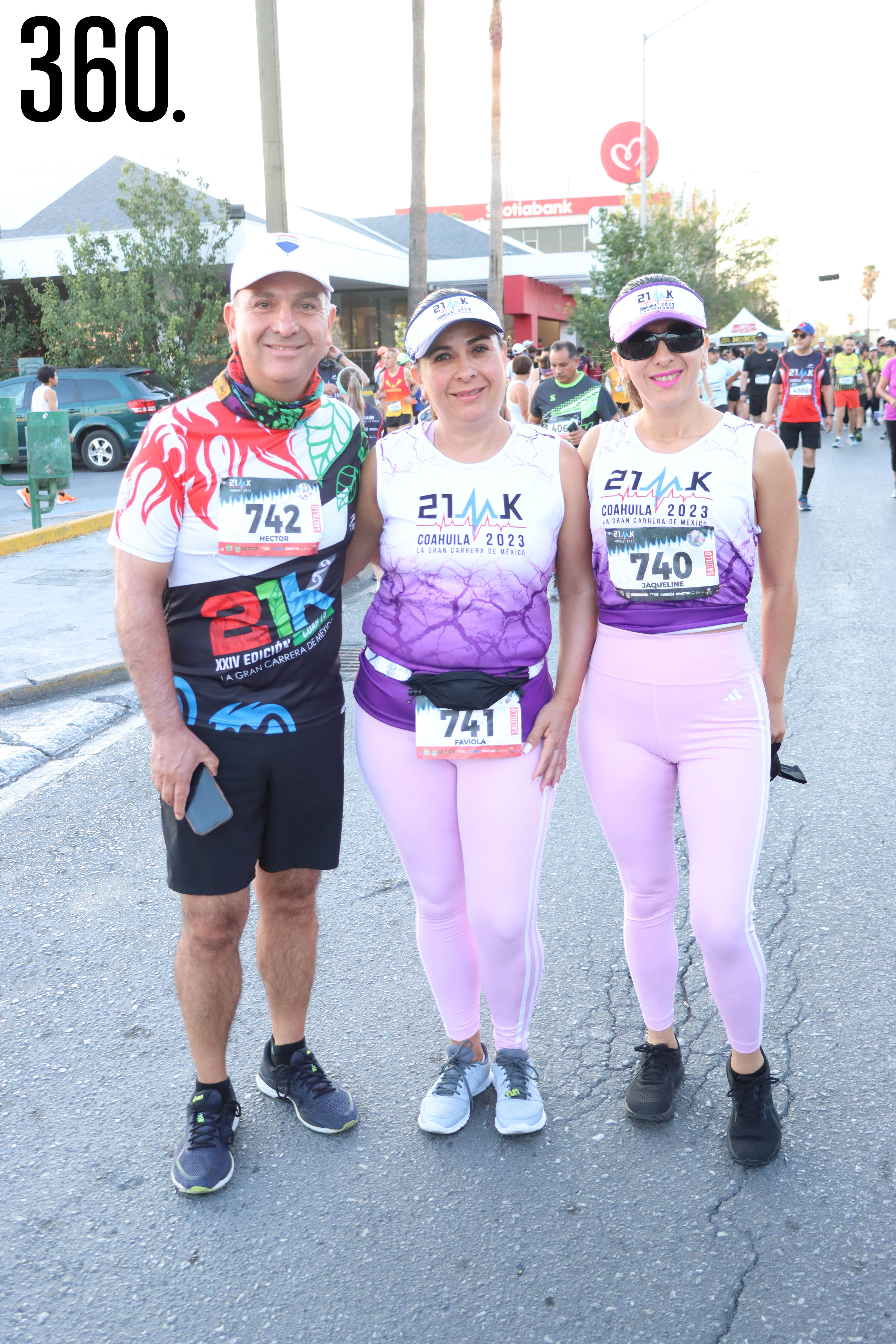 Héctor, Jaqueline y Fabiola Aguirre.