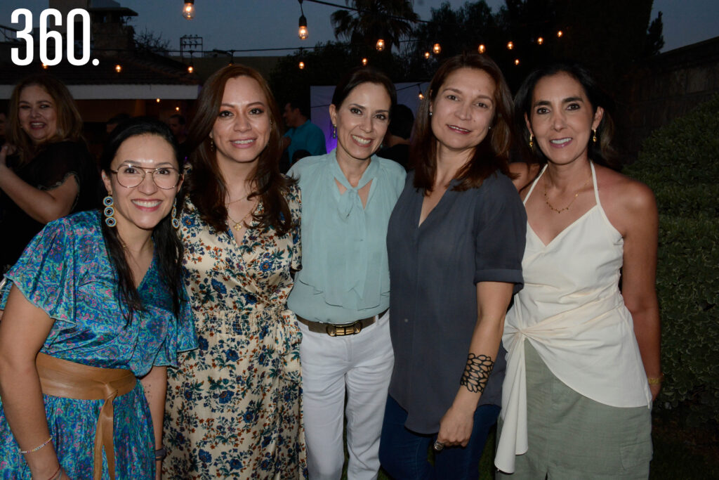 Martha Saucedo, Reyna Chávez, Nadia Mendoza, Anabel Flores y María Teresa Alvarado.