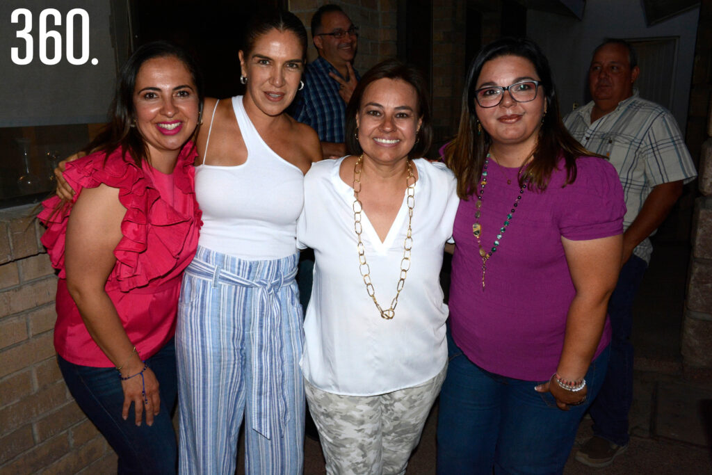 Giovanna García, Mónica Agüero, Claudia Fuentes y Claudia Martínez.