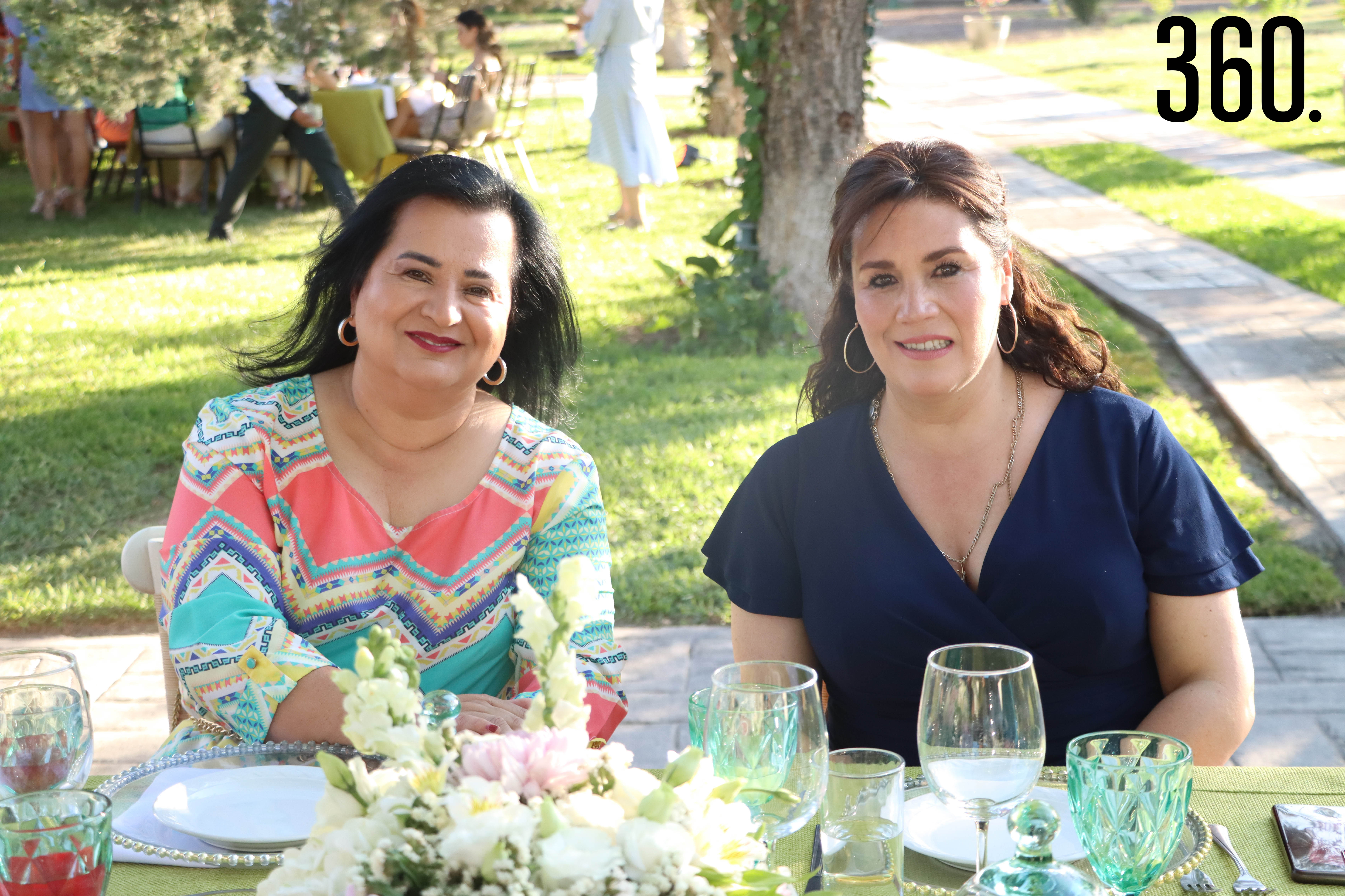 Norma Reyes de González y Mónica Rodríguez.
