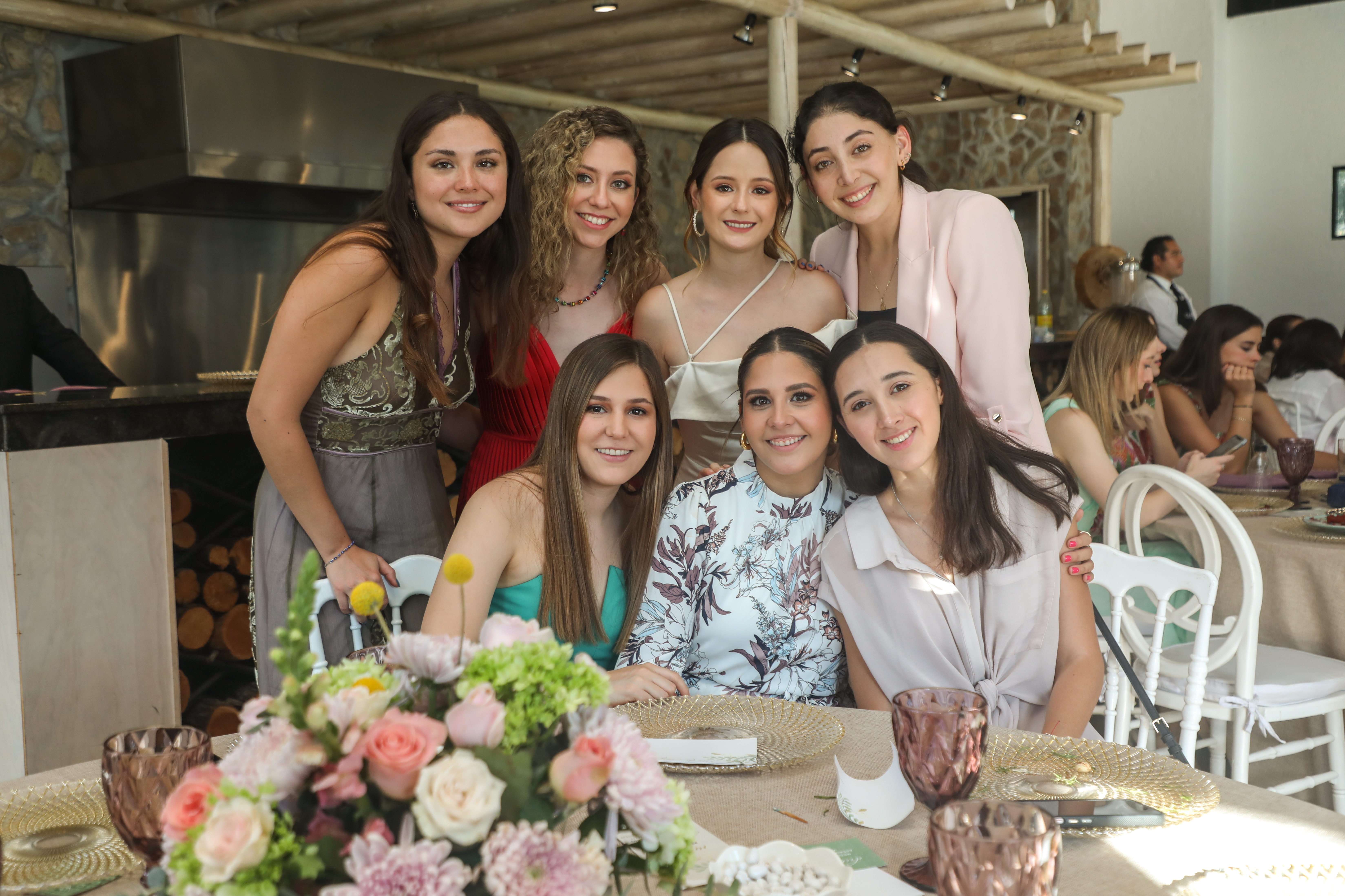 Jimena Xelhuantzi, Caro Covarrubias, Alicia Elizondo, María Aguilar, Gaby Moreno, Caro Salazar y María Paula Rosado.