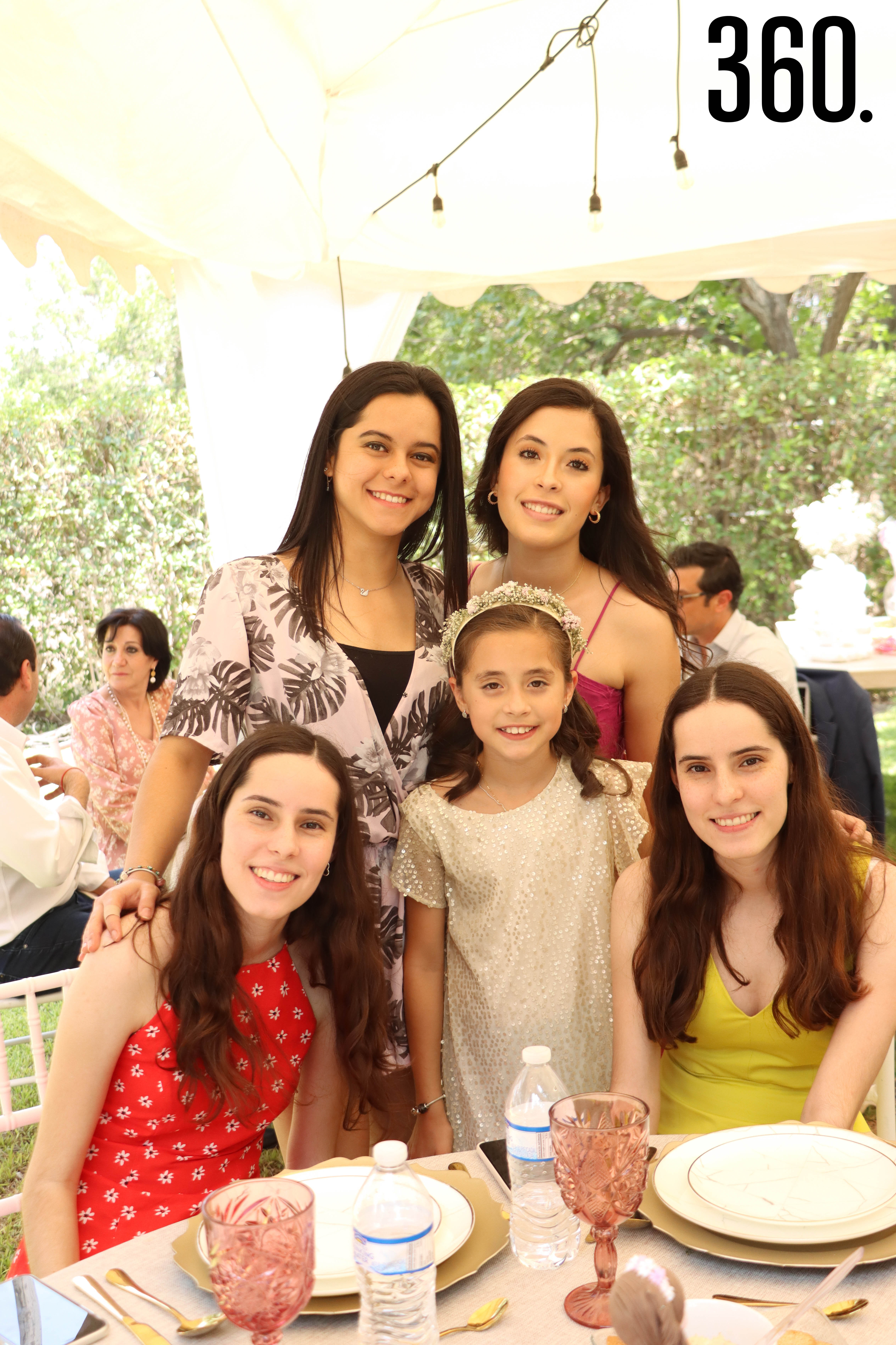 Cristina Rodríguez, María Fernanda Lara, Lorena Moreno, la festejada y Marcela Moreno.