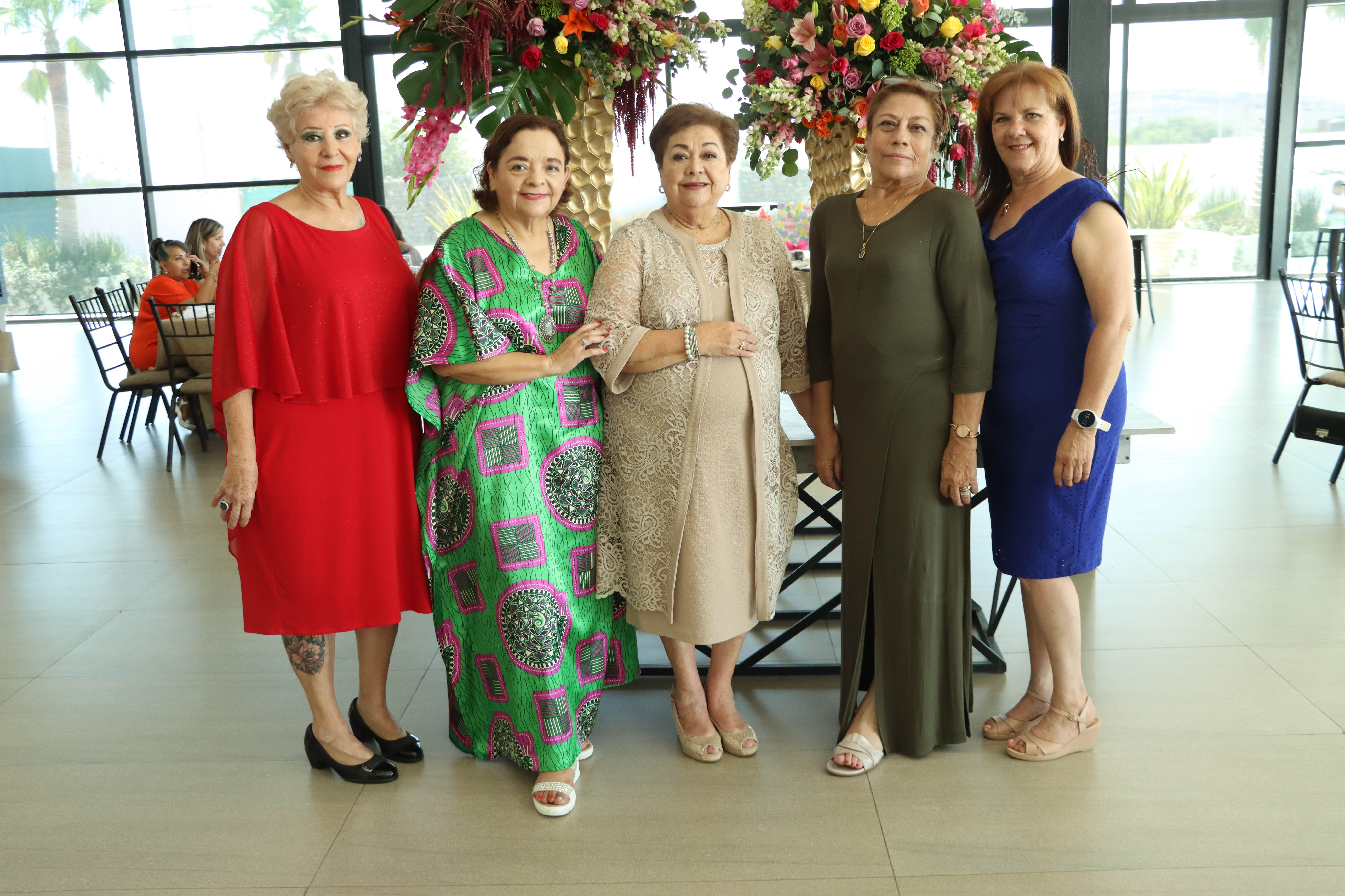 Marina Salinas, Thelma Chavero, Hilda Escalante, Carol de Morán y Azucena Saucedo.
