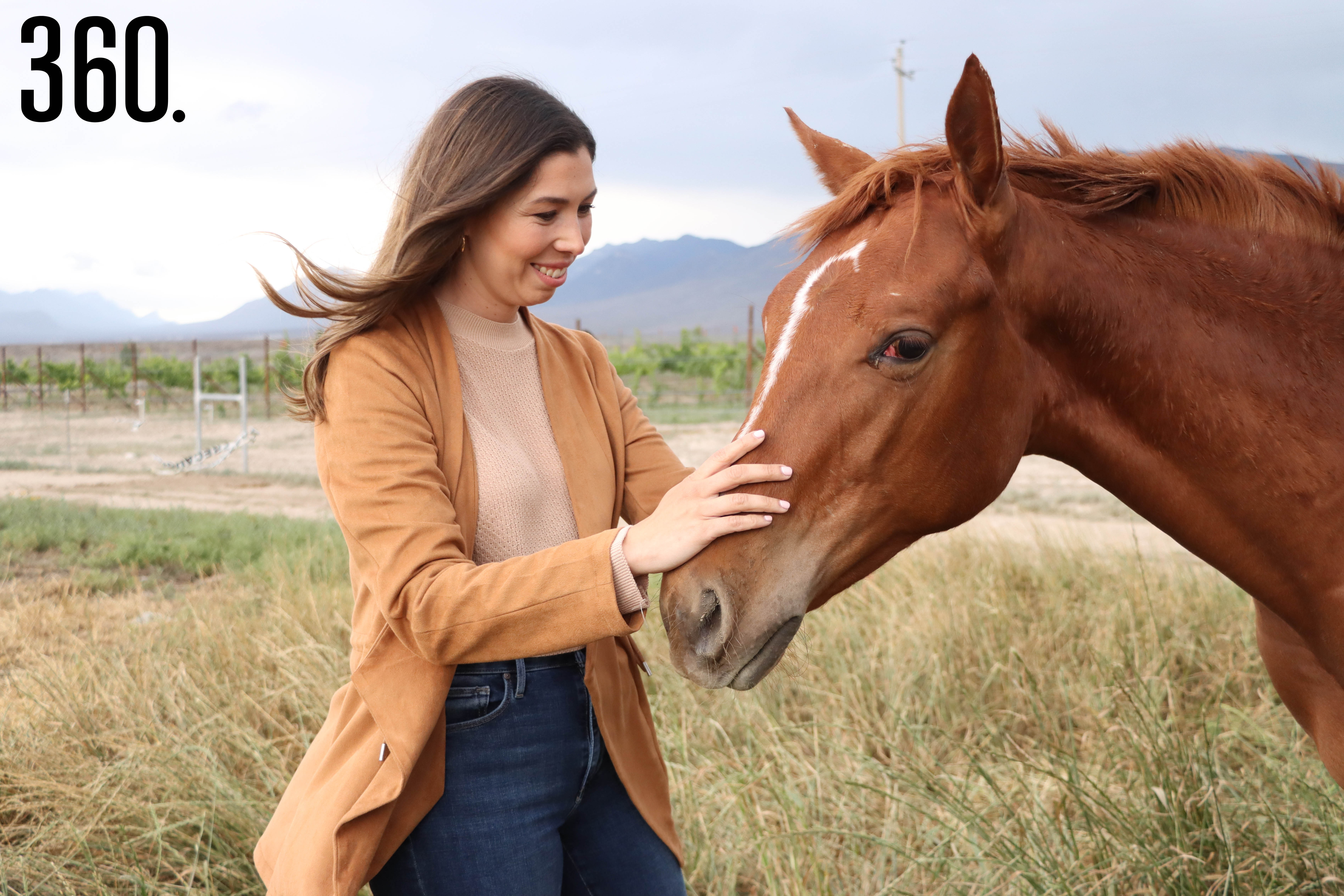 Desde su infancia, Roberta Ramón Treviño ha compartido momentos especiales con los caballos, lo que ha despertado un profundo amor por ellos.