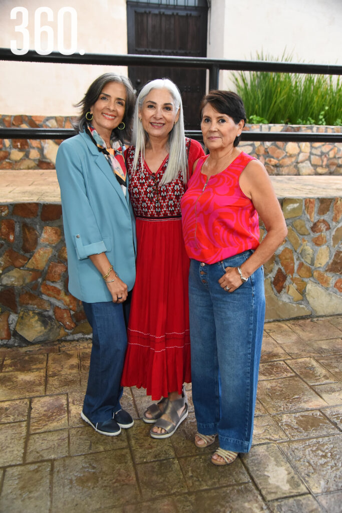 Cilia Concha, Tere Martínez y Rosario Gallegos.