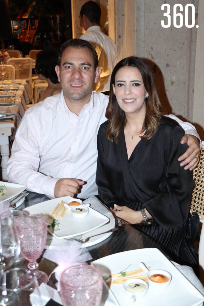 Abraham Flores y Brenda Díaz.