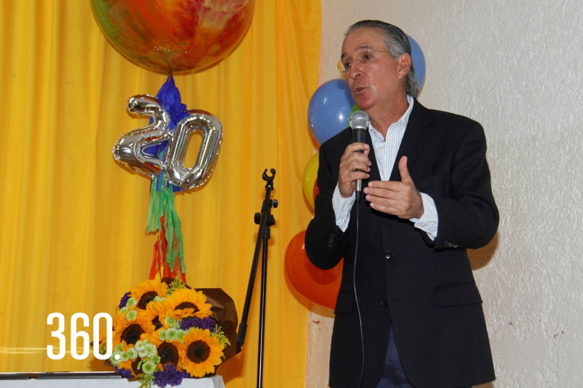 Manuel López Villarreal actual presidente del patronato y fundador de “La Casa de los Niños de Saltillo A.C.”, agradeció a colaboradores y ex presidentes del patronato por su gran labor.