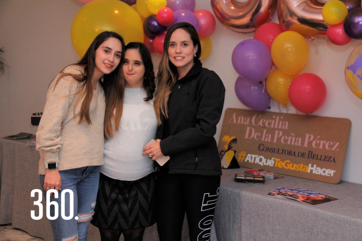 Fernanda Sala y Marimar Arroyo acompañaron a su amiga Ana Cecilia a celebrar sus 32 años.