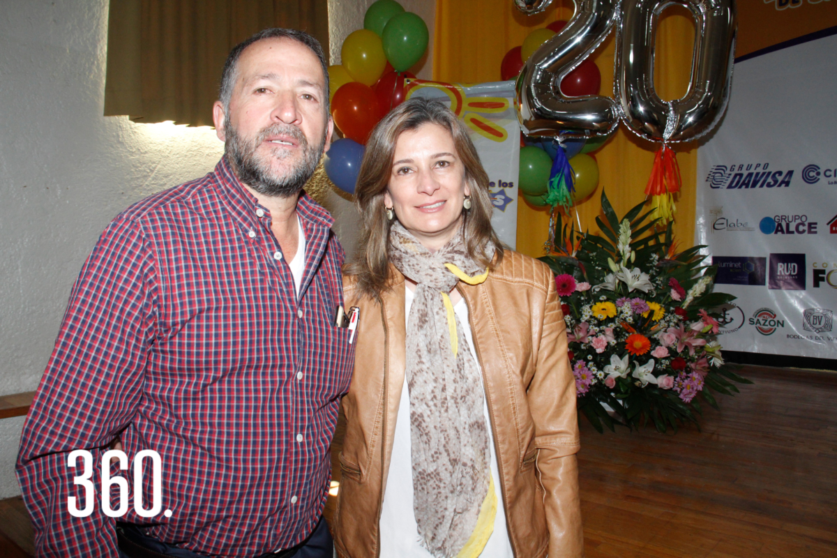 Héctor López y Silvia Perales, ex presidentes del patronato acudieron a la celebración.