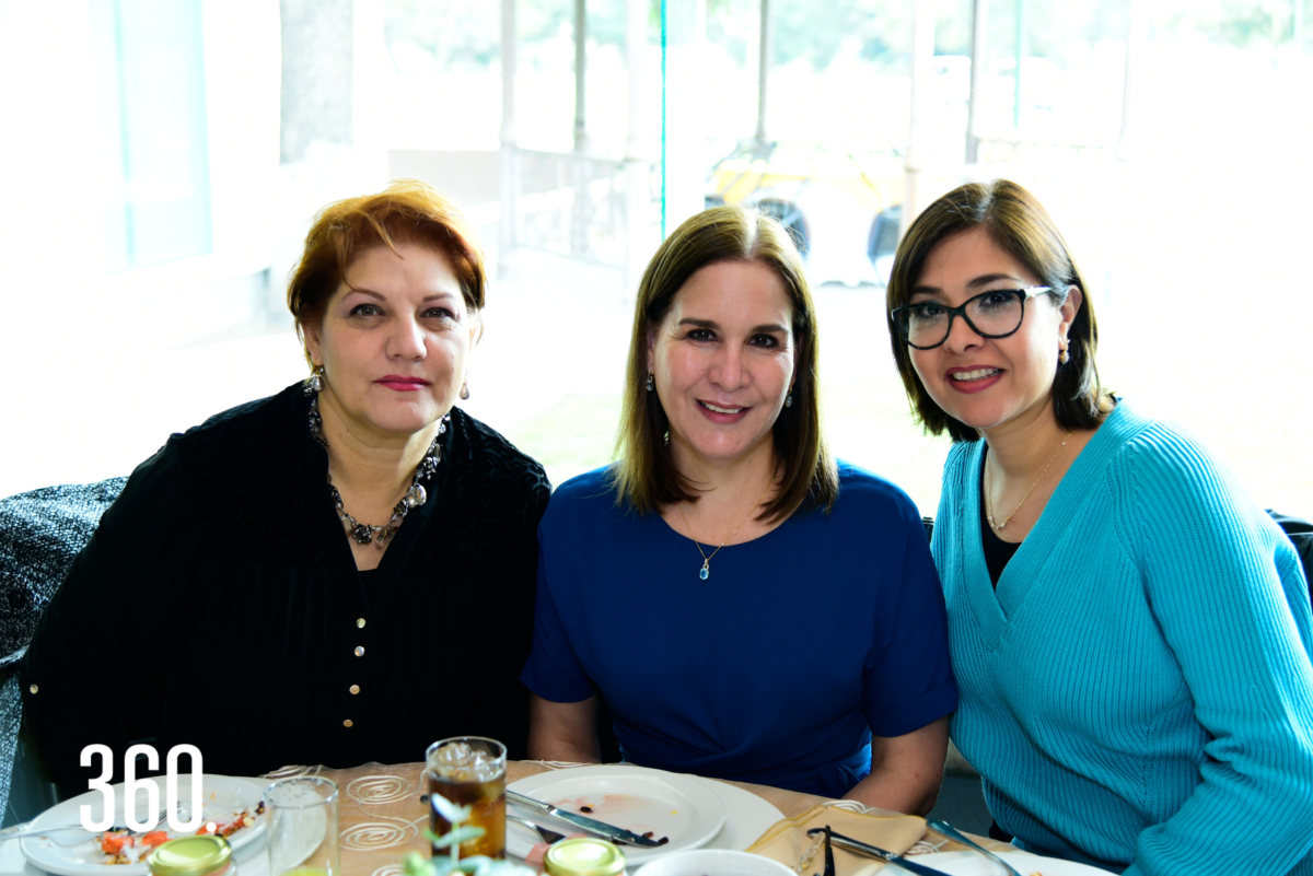 Rosa Linda Garza, Tete Gómez y Adriana Rodríguez.
