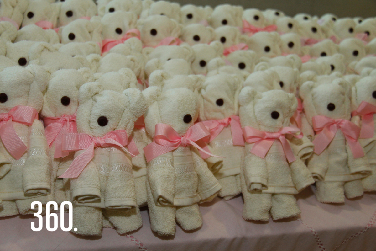 Una linda toalla de manos en forma de oso se entregó a cada asistente al festejo prenatal de Mariana.
