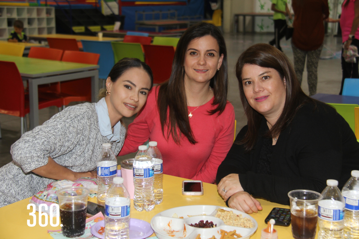 Lucía Rodríguez, Melissa Quijano y Sofía García.